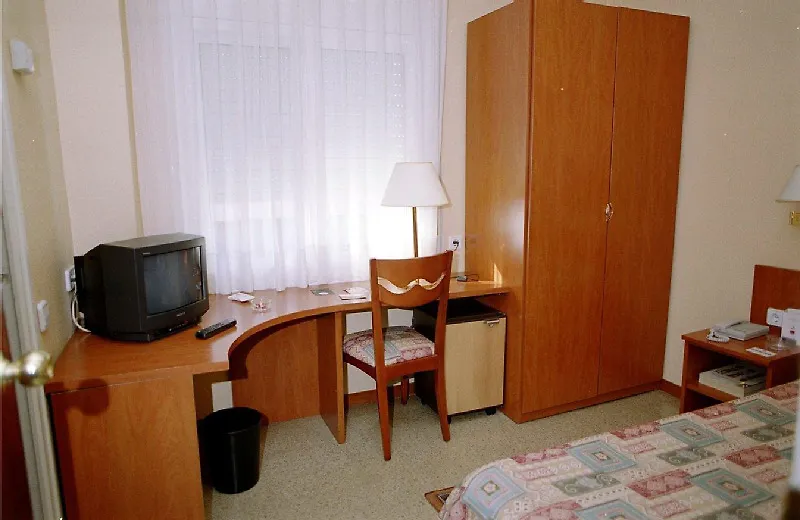 Bonanova Park Hotel Barcelona 2*,